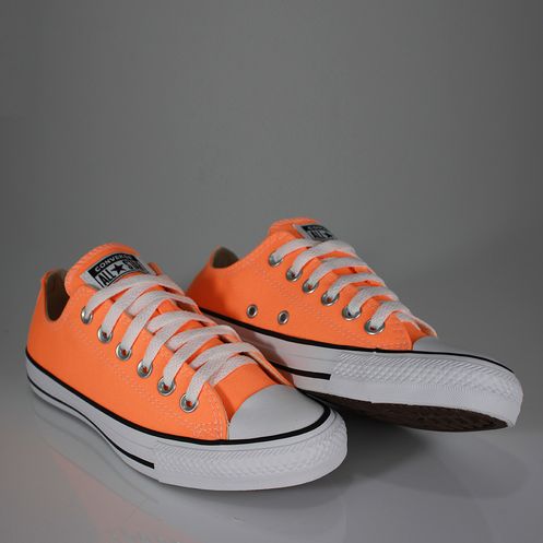 all star preto e laranja